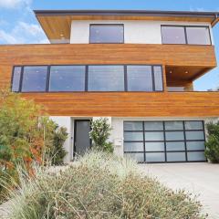 Luxury Dream Home - Massive Rooftop Patio, Zen Garden, AC & Fast Wifi!