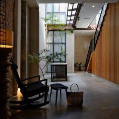 Quint Residence, Georgetown - Rustic Heritage Guesthouse by ALV