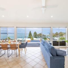 Tomaree Vista, 65 Vista Ave - stylish house with stunning water views, WiFi and Linen