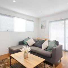 Suburban Living - 2 bedroom apartment Victoria Park