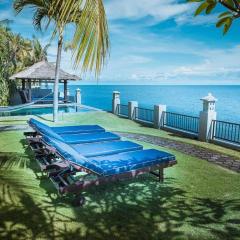 Luxurious & Tranquil Beachfront private villa with private pool