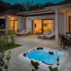 Holiday Home Luxury Bay Villa with private hot tub-4 by Interhome