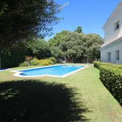 Moderno apartamento con piscina, jardín, cerca de la playa, ciudad y rutas de senderismo - ES-228-74