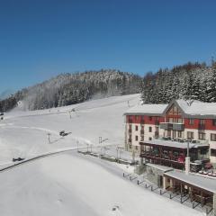 Hotel Malina-Ski Resort-SKI-IN & SKI-OUT
