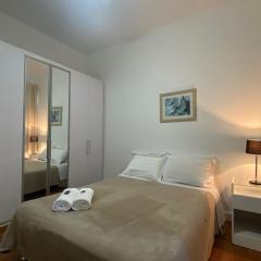 PF21 - Apto a 1 minuto da praia de Copacabana