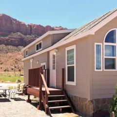 Redrock Moab Tiny House w/ Double Loft Site 6