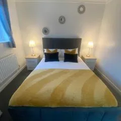 Lingfield House - Spacious 3 Bed Home From Home in Burton