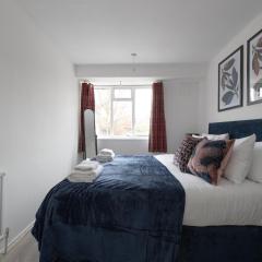 Prime London Location 3-Bed Flat