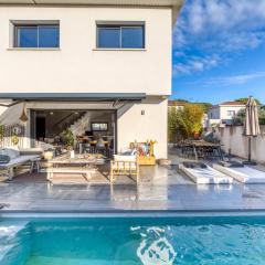 Sublime Maison Moderne avec piscine