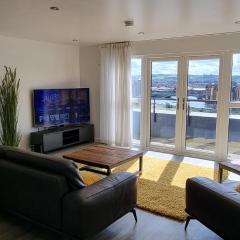 Room in City Centre Penthouse Apartment