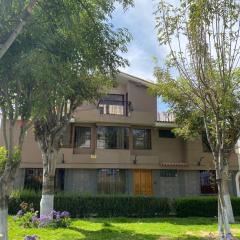 Casa elegante y con terraza