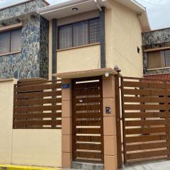 CASA NUEVA, CON DECORACIONES Y ACABADOS NUEVOS SOLO PARA FAMILIAS.