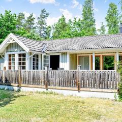 Awesome Home In Kpingsvik With 4 Bedrooms, Wifi And Indoor Swimming Pool