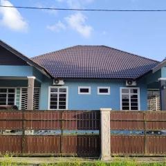 Gemia Rumah Tamu - 3 bilik aircond - near nasi dagang Atas tol