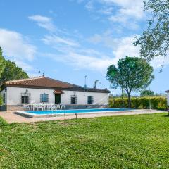 Stunning Home In Carmona With Outdoor Swimming Pool