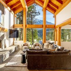 Peak2Peak Chalet - Stunning Log Chalet w/ Mountain Views & Hot Tub - Whistler Platinum