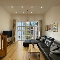 Stunning 3BD Maisonette wBalcony - Old Street!