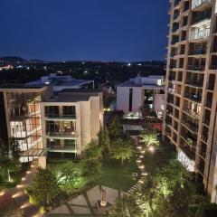 Stunning Apartment in The Capital Trilogy Menlyn Maine Residences - Apartment 721
