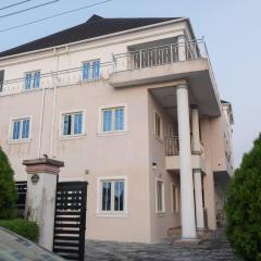 Captivating 5-Bed house pent house in Lekki Lagos