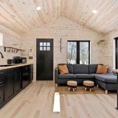 *Tiny House Luxury Getaway: Solo Stove, Adventure*