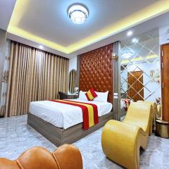Queen Hotel - Mo Lao
