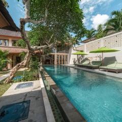 Balinese Luxury Amisha Villa: 4BR in Seminyak