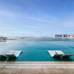 Phenomenal apartment with the beach
