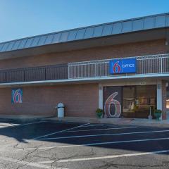 Studio 6 Suites Perry, GA