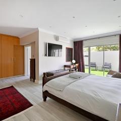Camps Bay Villa With Pool 150m To The Beach