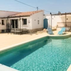 Nice Home In Raphle-les-arles With Outdoor Swimming Pool
