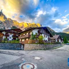 Dolomites Stunning View & Garden