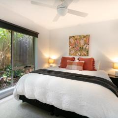 Pet Friendly 3 bedroom house with large backyard