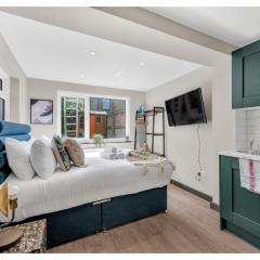 The Ultimate Hangout Spot: Modern Studio