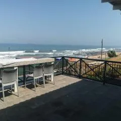 Umdloti Family Beach House - Pet Friendly Duplex