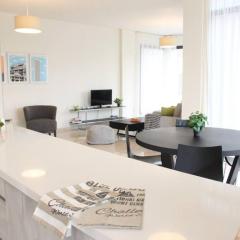 Modern 3 Bed 3 Bath Apt w Sea View