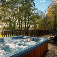 Dunnock Lodge with Hot-tub