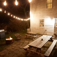 Charming farmhouse retreat w fire pit and fully stocked kitchen