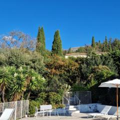 Jolie Villa piscine vue mer