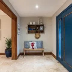 Marina Front Villa at Puerto Bahía -Breakfast incl