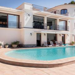Villa Thorodin breathtaking 14P villa 1st line sea