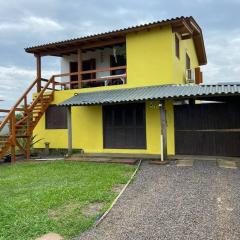 Casa Amarela a Beira Mar entre Arroio do Sal e Torres