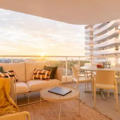 Gran Canet 2BR! Walk to Beach, Sea View, Sauna & Gym