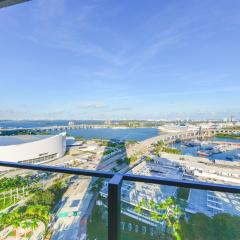 Front Row Bay Views from your Stylish & Modern Apt