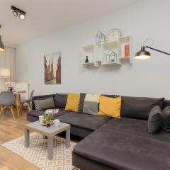 Elegant Apartment with Balcony in Warsaw Close to the Airport by Renters