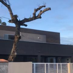 Casa na praia, com piscina, em São Francisco do Sul - Enseada - SC