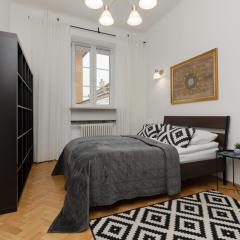 One Bedroom Apartment Next to the Royal Castle in Warsaw by Renters