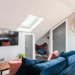 Cosy and Beautiful 2BR Condo with Amazing Cathedral Views