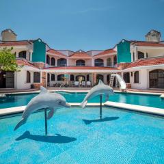 Villa Sirena OceanFront with pool for families