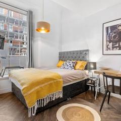 Small studio in Central London Pay Straight Away to the host