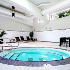 Beautiful Bright with water view AC DT 2BR 2BTh 3BD sleeps 6 guests